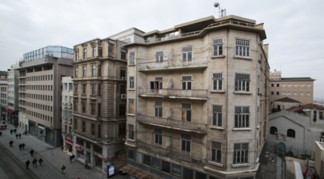 İş Bankası’nın Beyoğlu’ndaki tarihi binasında restorasyon başlıyor