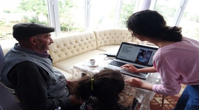 Nesilden Nesile İnternet projesiyle 65 yaş ve üzeri bireylerle buluşuyor