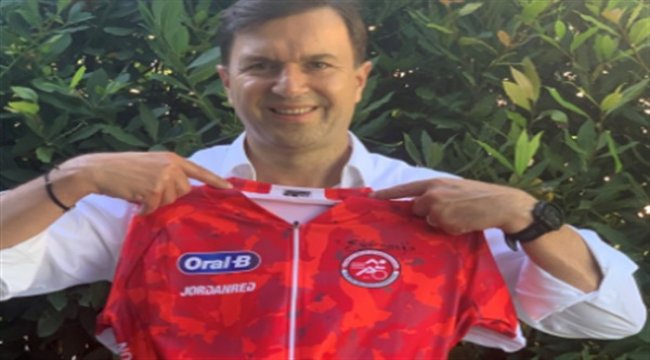 Oral-B triatlon sporuna güç katacak