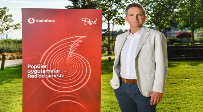Şebnem Bozoklu ve Meriç Aral Vodafone Red'in sınırsız uygulamaları için yarışacak