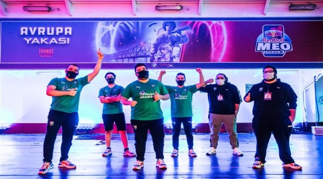 Futbolist, PUBG Mobile World League Batı Ligi’nde 3. hafta içini zirvede tamamladı