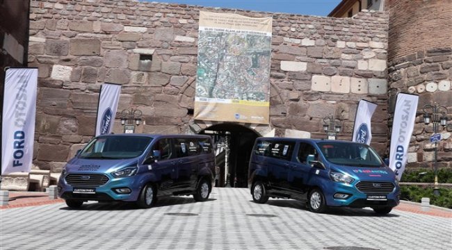 Türkiye’nin ilk ve tek yerli, hibrit elektrikli ticari aracı Custom PHEV’ler Ankara halkının hizmetinde