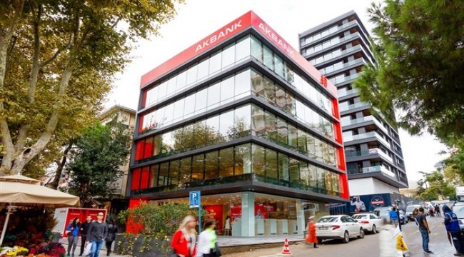 Akbank ekonomiye finansman sağlamayı istikrarlı bir şekilde sürdürüyor