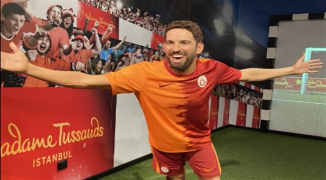 Arda Turan 66 numaralı formasıyla ilk önce Madame Tussauds İstanbul sahasında