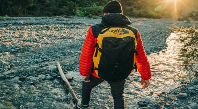 Okula dönüş ve yeni keşifler için The North Face çantaları deneyimleyin