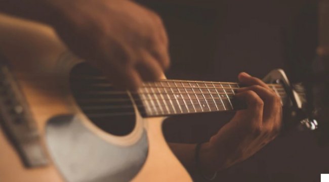 Pandemi döneminde müzisyenlere gelir sağlayan girişim