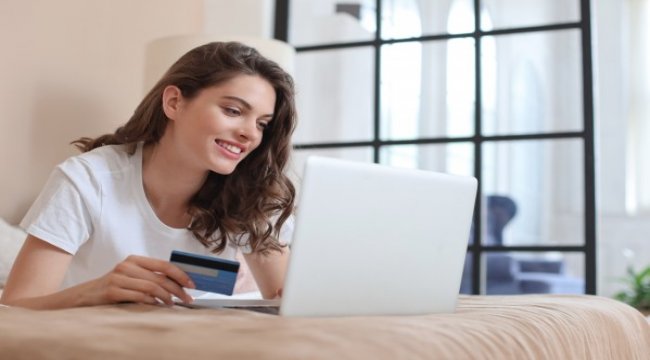 Pandemi, kadınların online alışveriş alışkanlıklarını değiştirdi