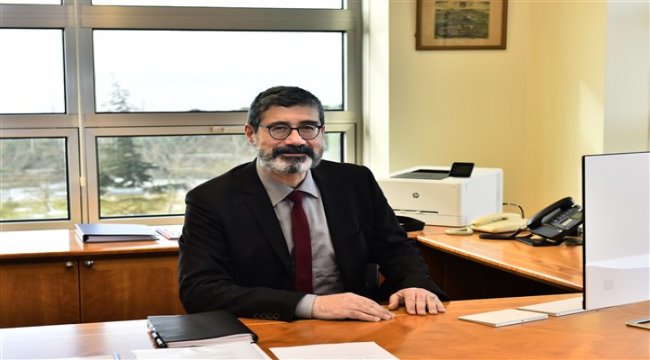 Sabancı Üniversitesi Rektörü Prof. Dr. Yusuf Leblebici’ye üstün başarılı mezun ödülü