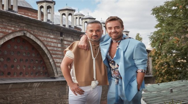 Tasarımcı Emre Erdemoğlu defilesinde Murat Dalkılıç podyumda yürüdü