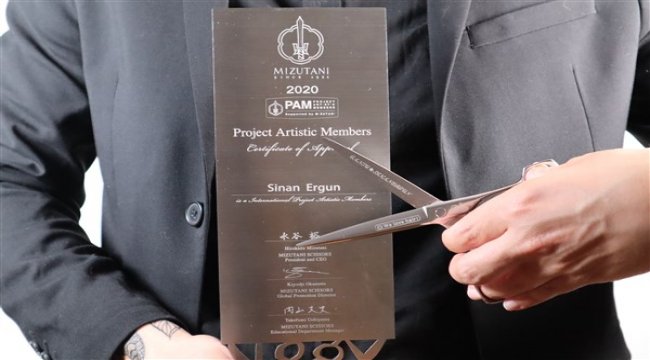 Türk saç kesim eğitmeni ünlü Japon kuaförlük markasının sanat ekibine seçildi
