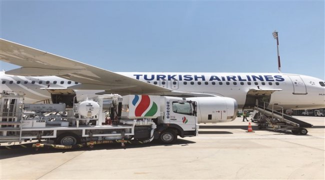 Yeni tesisten ilk yakıt ikmali Türk Hava Yolları’na gerçekleştirildi