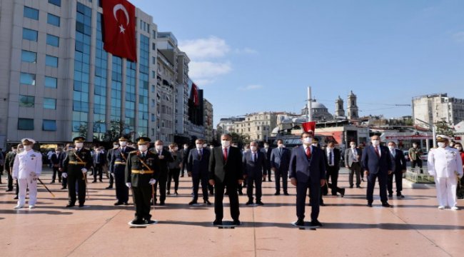 Zafer Bayramı için Taksim’deydi