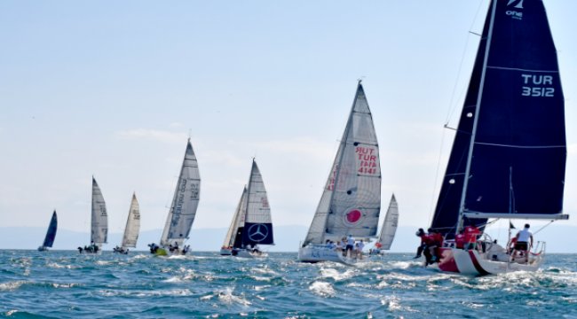 5. Deniz kızı kadın yelken kupası