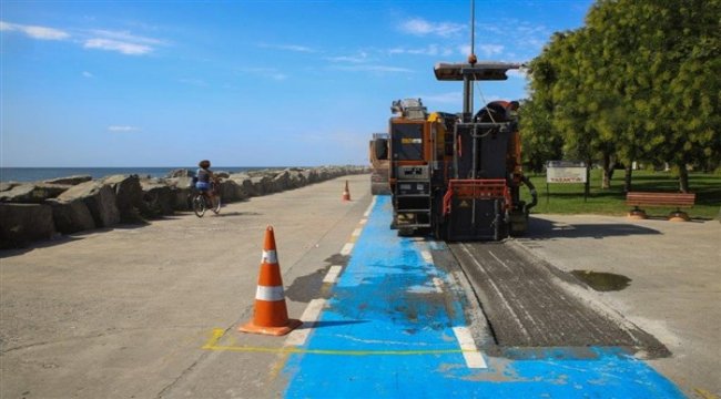 Bakırköy sahildeki bisiklet yolları onarılıyor