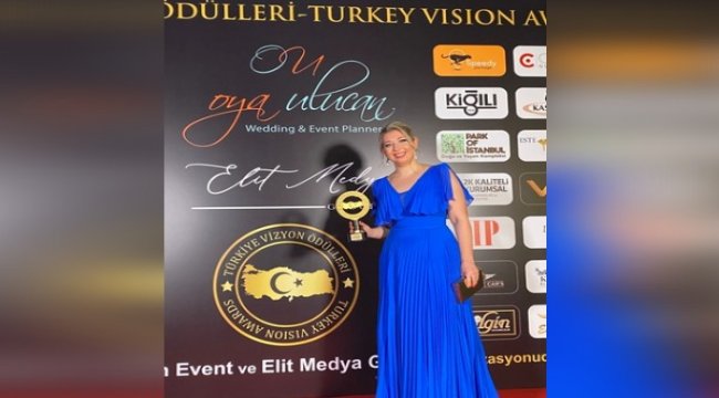 Başarısını taçlandırdı
