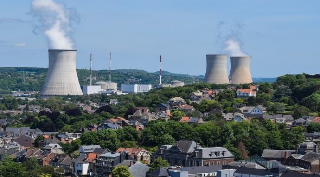 China is building two nuclear plants worth 10 billion dollars