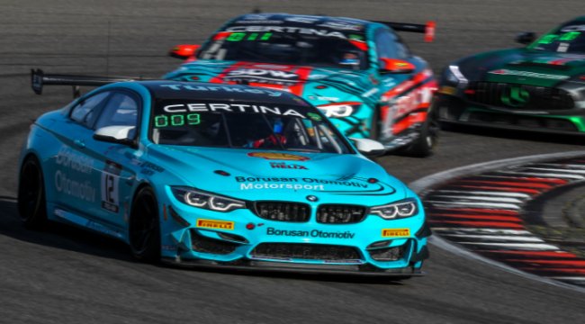 Genç pilotları Nürburgring’de üçledi