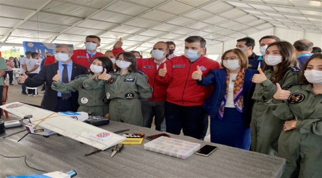 İnsansız hava araçları Gaziantep semalarında yarıştı