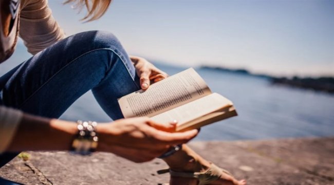 Kitap okurken baktığınız satır çukurlaşıp eğiliyorsa dikkat