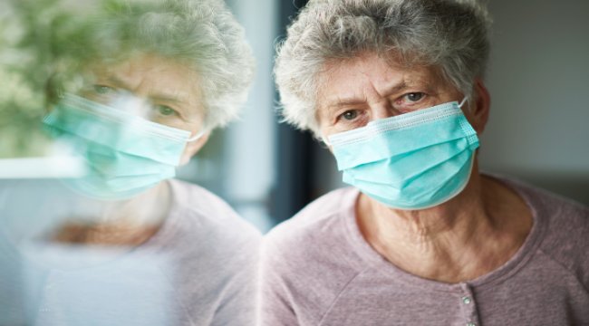 Sosyal izolasyon 65 yaş ve üstü bireylerde yalnızlık hissini artırıyor