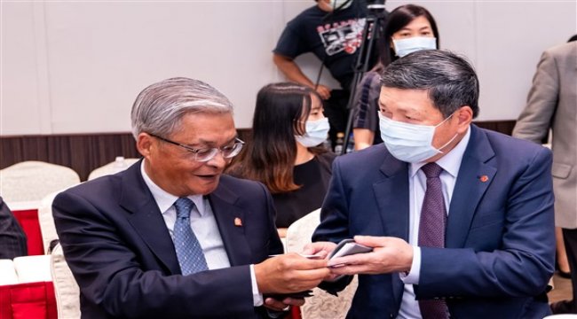 Tayvan'ın akıllı plastik ve kauçuk makineleri çevreci üretimi şekillendiriyor
