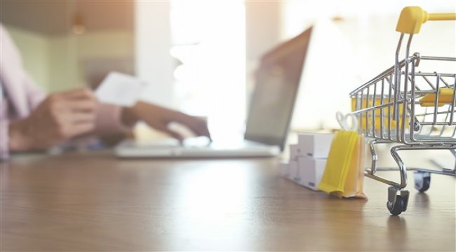 Tüketicilerin yüzde 72’si önce internet diyor