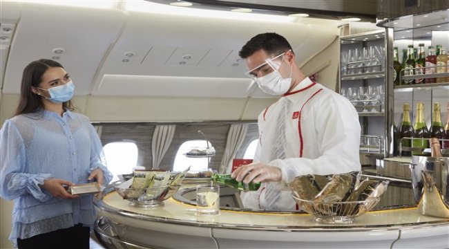 Emirates imzası niteliğindeki uçak içi deneyimini yeniden tasarlıyor