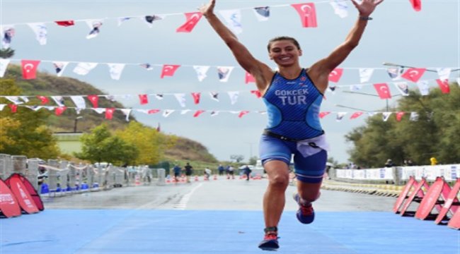 İstanbul Sprint Triatlonu 300 sporcunun mücadelesine sahne oldu