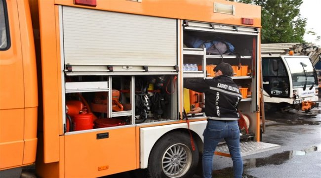 Kadıköy İzmir’in yaralarını sarmak için yola çıktı