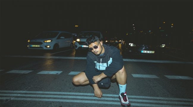 Lvbel C5 yeni ve dikkat çekici bir şarkıyla karşınızda: “Hani”