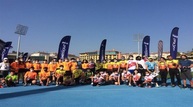 Oral-B Puanlı Triatlon yarışlarının üçüncü etabı yapıldı