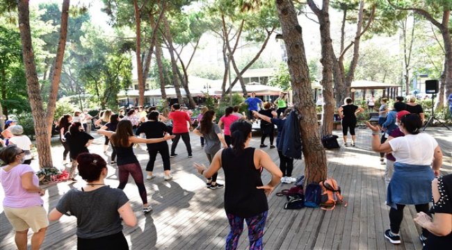Parklarda ‘Zumba’ zamanı