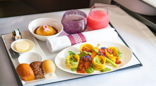 Qatar Airways ilk tam vegan menüsünü tanıttı
