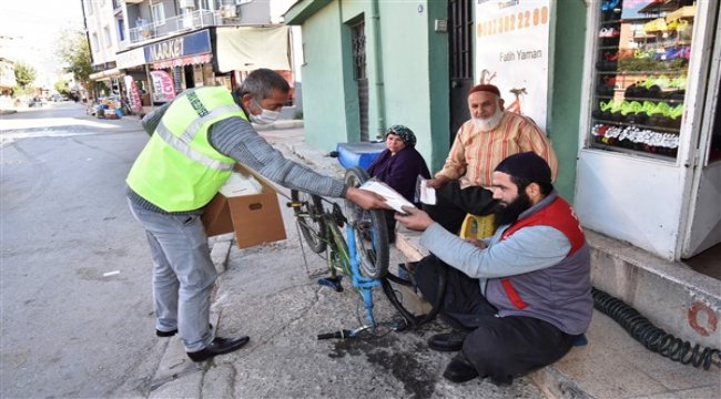 Bornova Belediyesi’nden yarım milyon maske