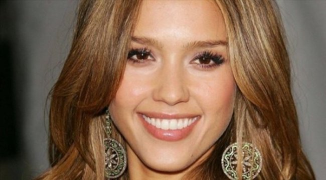 Gülüş Tasarımı Uygulaması ile Hollywood starları gibi gülümseyin