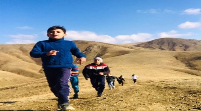 Öğrenciler için bir günde dünyayı koştular