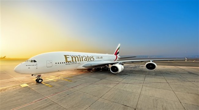 Emirates aralık ayında teslim edilecek üç A380 uçağından ilkini karşıladı