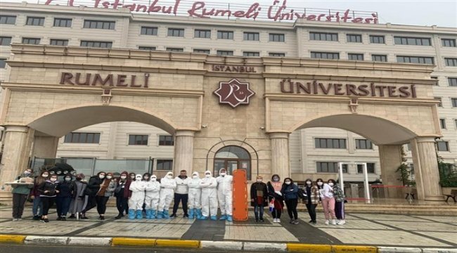 Yarının Sağlık Profesyonelleri uygulamalı derslere tam kadro katılıyorlar