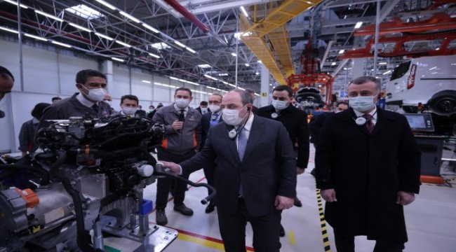 Bakan Varank, Ford Otosan'ın tesislerini inceledi