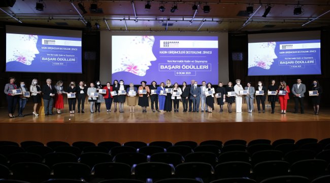 Başarılı kadınlara ödül yağdı