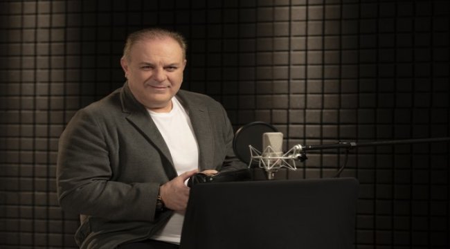 Burak Sergen, Olağanüstü Bir Gece’yi seslendirdi