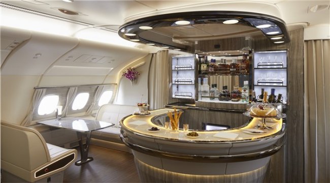 Emirates premium ekonomi özellikli en yeni A380 uçağını Londra hattında uçuracak