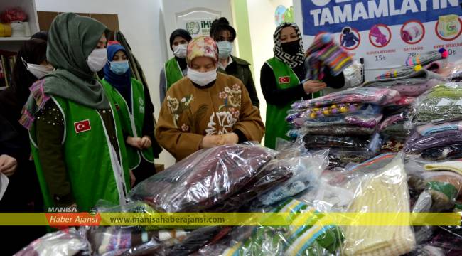Gönüllü kadınlardan &#039;Kış üşütür biz ısıtırız&#039; kampanyası