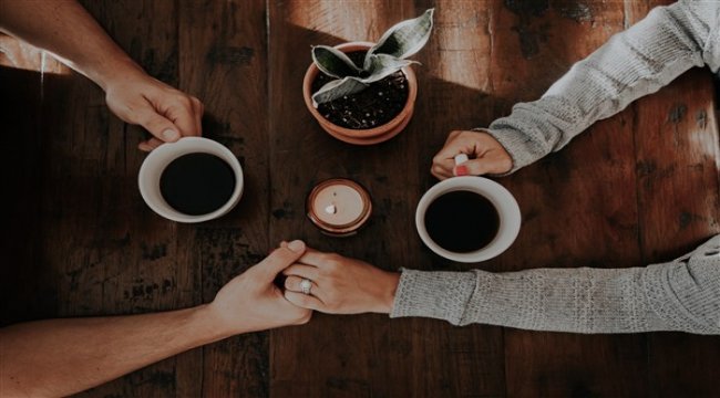 İlk görüşmede 6 basit yöntemle hemen aradaki buzları eritin
