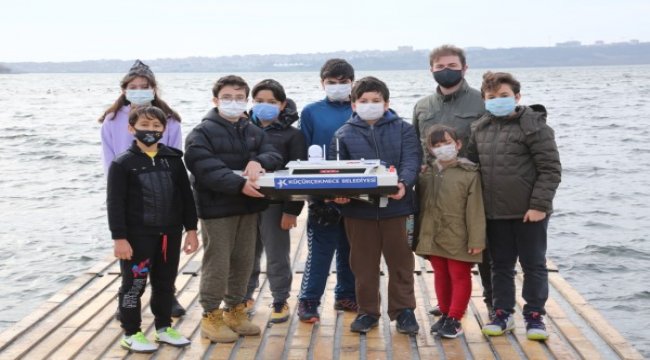 Küçükçekmece'li öğrencilerden İnsansız Su Üstü Kurtarma Aracı