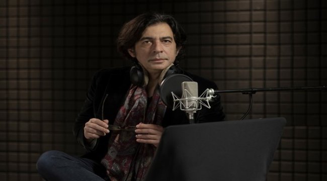 Okan Bayülgen, Hayvan Çiftliği’ni seslendirdi
