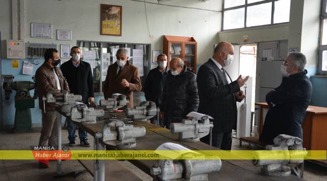 Sanayiciler, nitelikli eleman yetiştiren  okulun eğitim şartlarını iyileştirdi