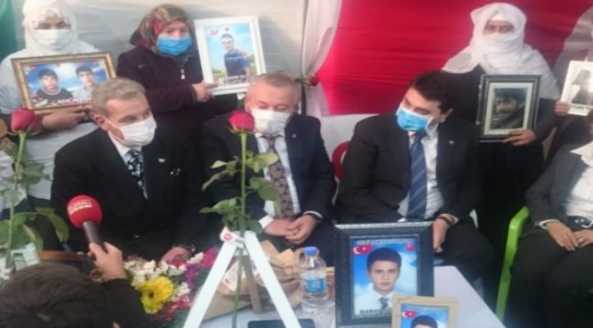 Uysal, Diyarbakır Annelerini ziyaret etti