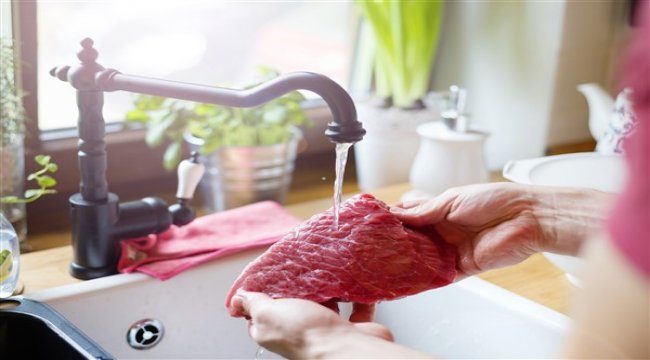 Yıkanan et tüketici sağlığını tehdit ediyor
