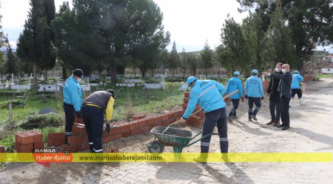 Afet Nedeniyle Mezarda Oluşan Hasarlar Gideriliyor